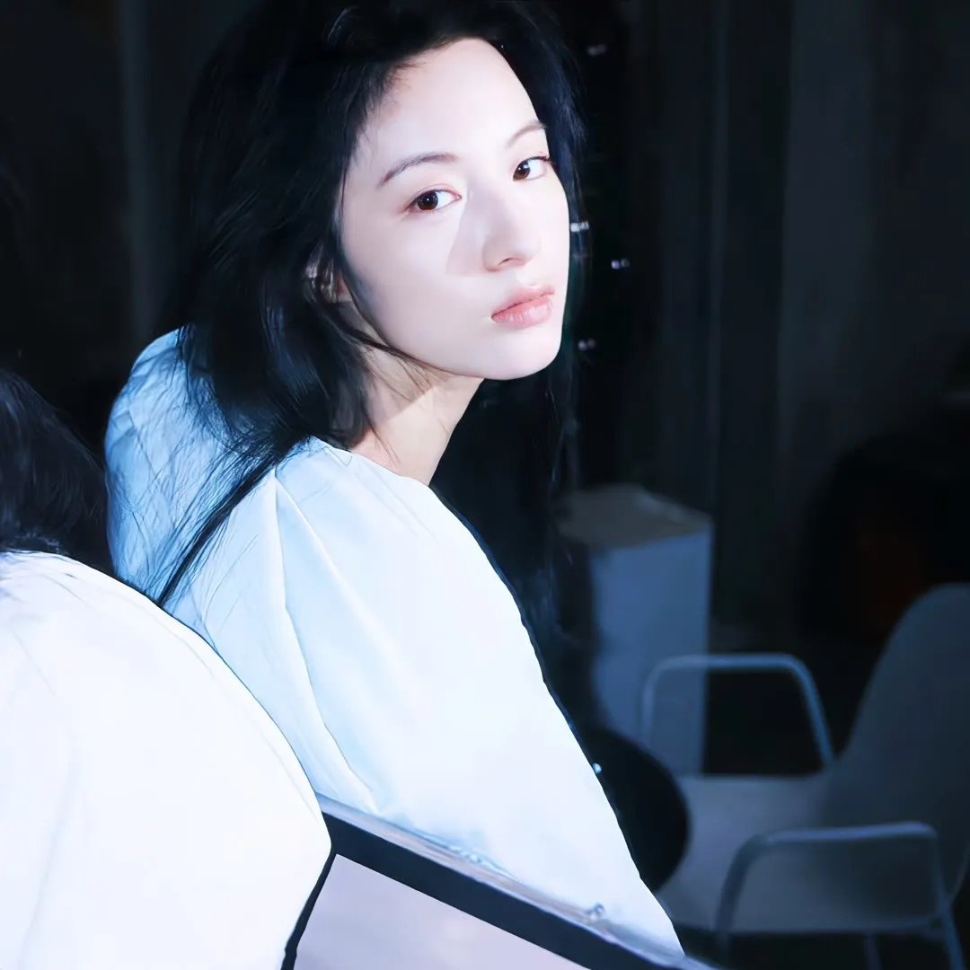 血色海湾背后